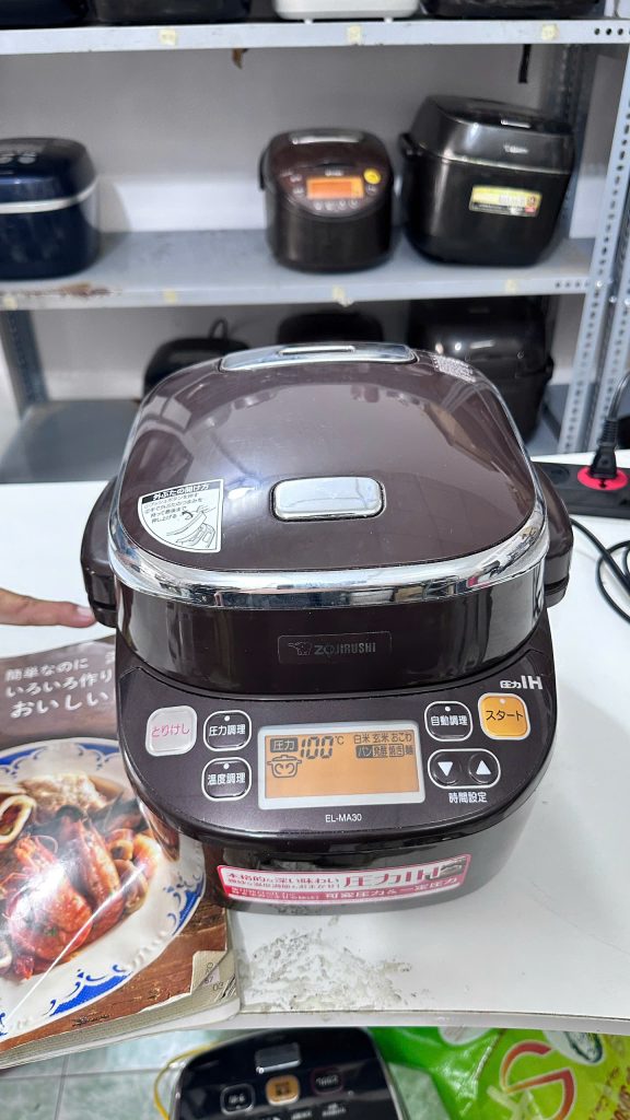 Nồi cơm điện Panasonic