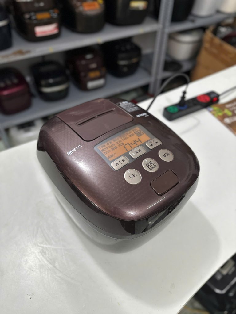 Nồi cơm điện Nhật cũ